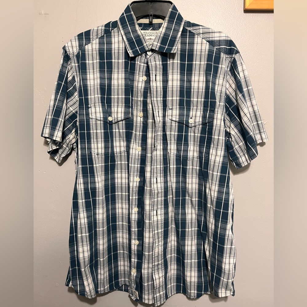 Men’s Wrangler Button Down